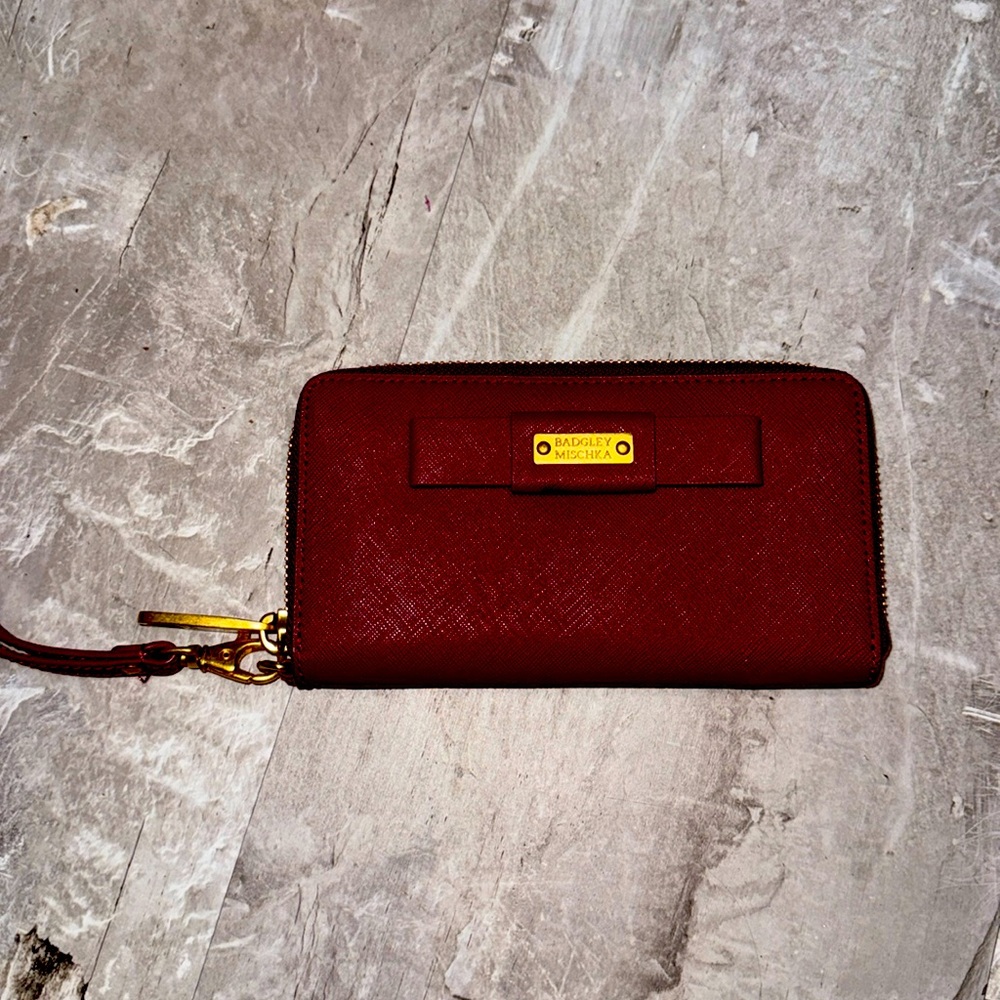 Bardgley Mischka maroon wallet/ wristlet with gold hardware. Like new - Picture 1 of 5